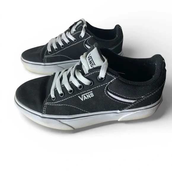 Vans Men's Black and White Sneakers